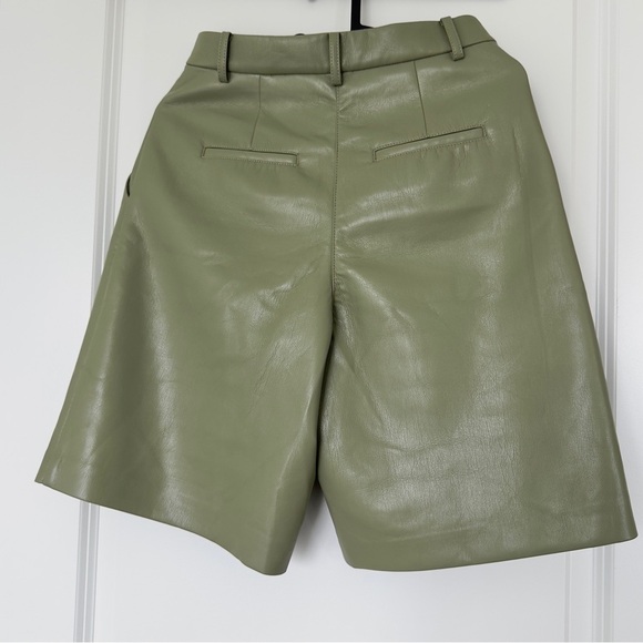 Wilfred Aritzia Olive Green Vegan Leather Shorts – Minor Lines(check photos) - Picture 5 of 12